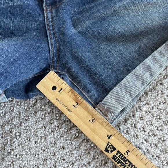 Women's size 6 flat front 5 pocket cuffed Blue denim stretch shorts EUC 2018 - Picture 5 of 8